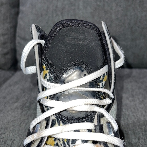 Nike Lebron basketball shoes - Picture 2 of 10